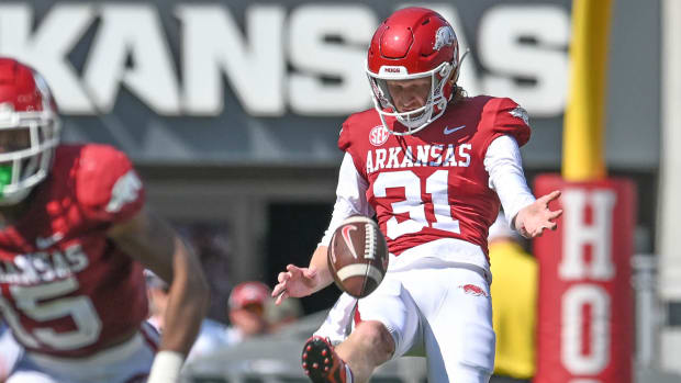 Razorbacks punter Max Fletcher against Cincinnati in 2022